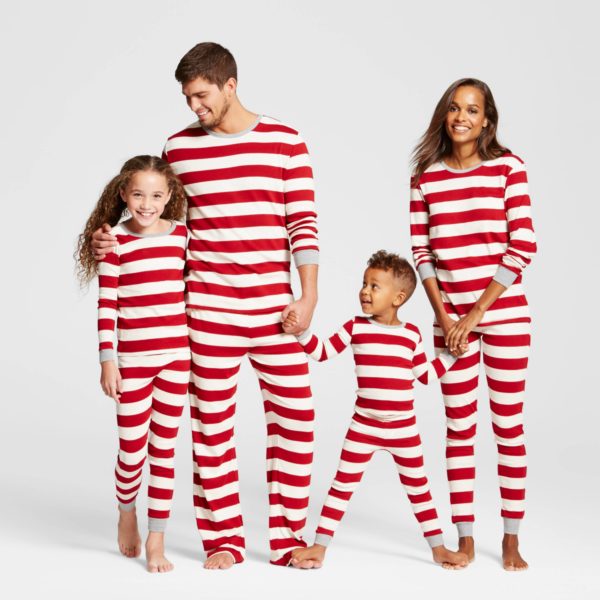 red_stripe_family_matching_pajamas
